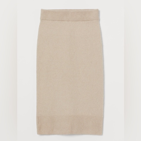 H&M Dresses & Skirts - H&M • Ribbed Midi Pencil Skirt